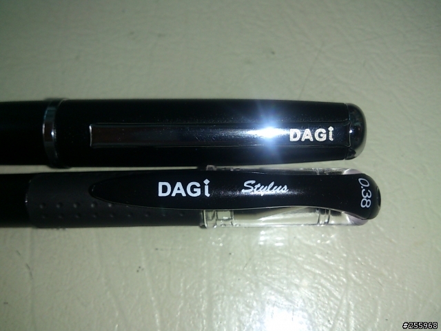 [小小開箱分享]DAGi P602 (精準電容螢幕觸控筆+三菱uni 0.38中性筆)