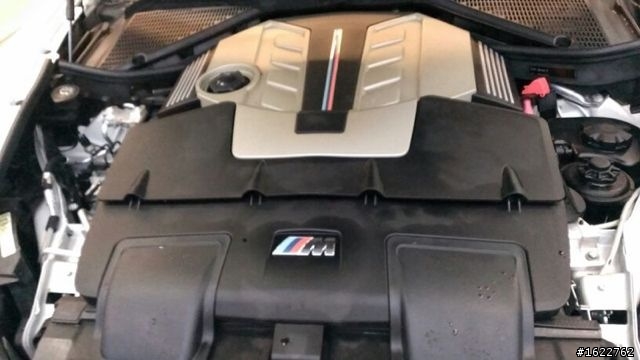 女王的送貨旅行二用車X5M