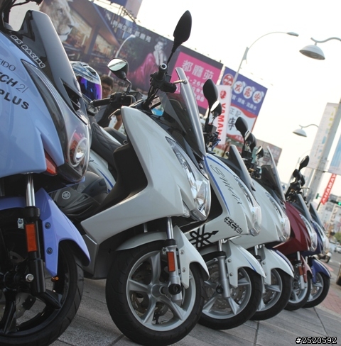 分享9月8日高雄大遠百SMAX會師YAMAHA Revs your heert[屬於各位車主的成果]