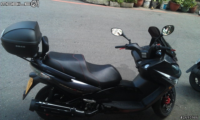 xciting 250 / 300 / 300R  可惡的中間饅頭 座墊  坐墊 修改  !! (09/27更新) 加上 Givi 後靠背 + SHAD SH45 搭配!