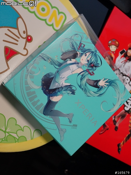 初音docomo SO-04E特別版開箱- Xperia A feat.HATSUNE MIKU圖片共32張