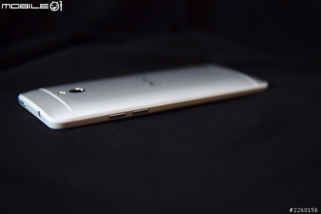 好握 好拿 好滑 hTC One mini 開箱（圖多）