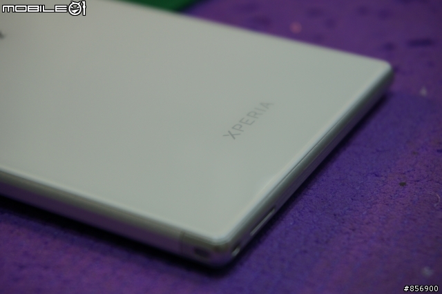 Sony Xperia Z Ultra 遇上玻璃貼