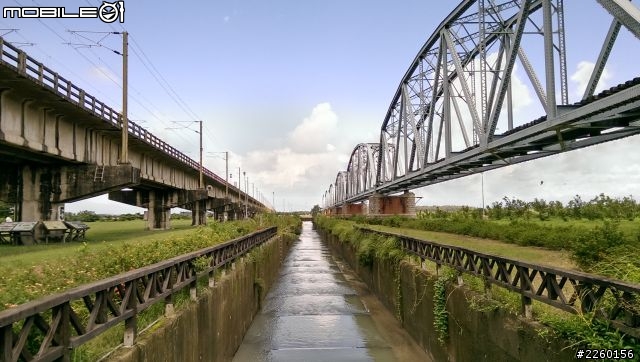 好握 好拿 好滑 hTC One mini 開箱（圖多）