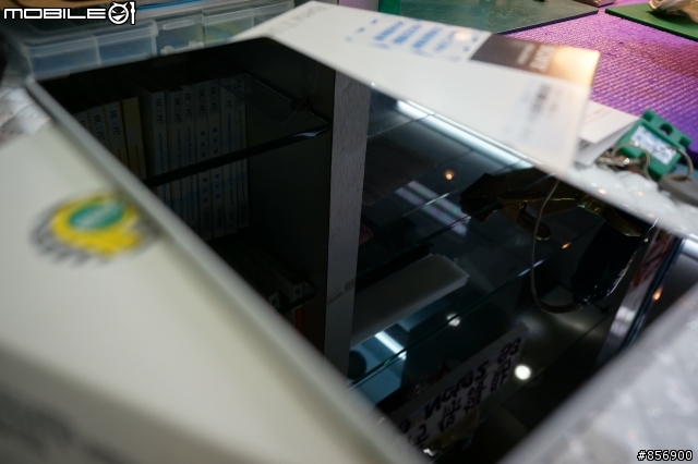 Sony Xperia Z Ultra 遇上玻璃貼