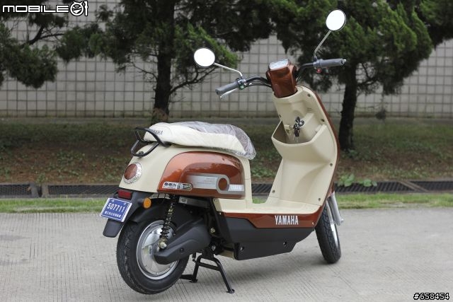 YAMAHA METIS Q