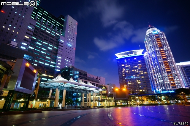 剛入手 SONY NEX 6 之板橋夜景！