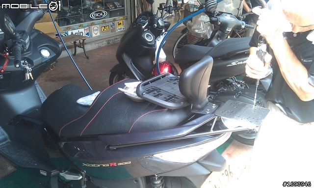 xciting 250 / 300 / 300R  可惡的中間饅頭 座墊  坐墊 修改  !! (09/27更新) 加上 Givi 後靠背 + SHAD SH45 搭配!