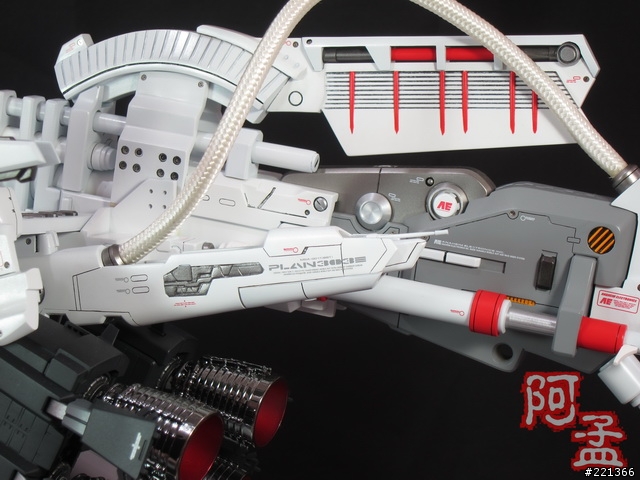 [作品分享] 夢幻機體~S鋼彈最強型態-PLAN 303E DEEP STRIKER