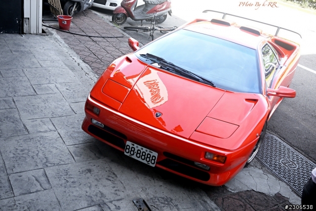 巧遇誇張經典老牛 Diablo SV !!