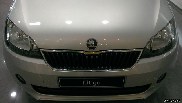 New Altis 白色實車