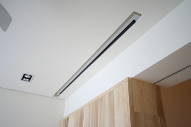 住了五個月的家~~現在已經滿兩年了~~自行設計發包製作@@ 不知道甚麼風~~