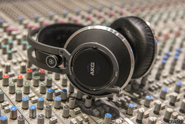 AKG K812 SUPERIOR REFERENCE HEADPHONES