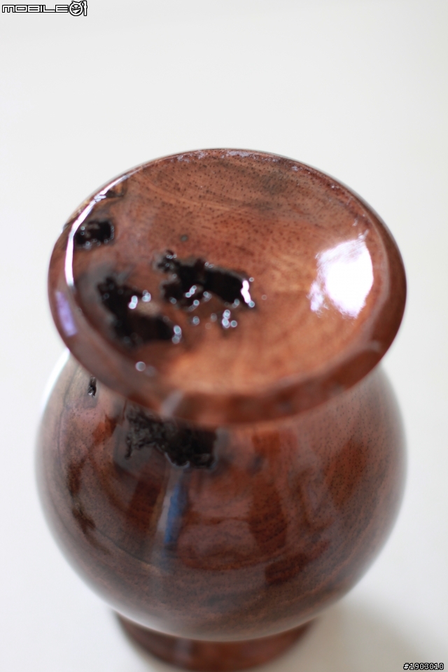 碳化木(不知為何木種)-這是塊近幾年前,朋友於88風災後高屏溪床底挖得,希望專家可以鑑定產地.品種.與價值.謝謝.