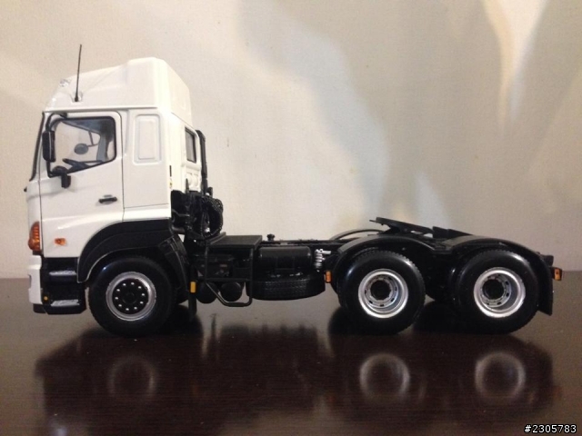 1/24 HINO 700 模型卡車頭 開箱分享!!