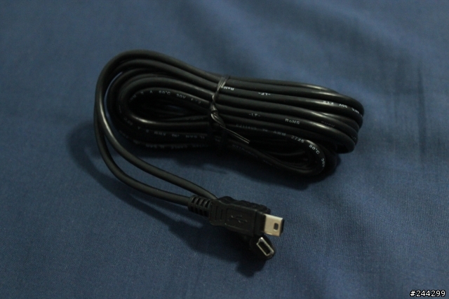 拒絕被馬路三寶擄小小，買一組前後都能拍的行車記錄器，一勞永逸！
