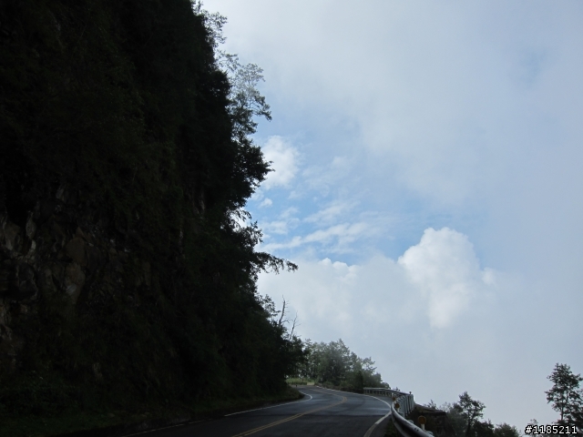 2013年初秋騎新中橫，登東埔山