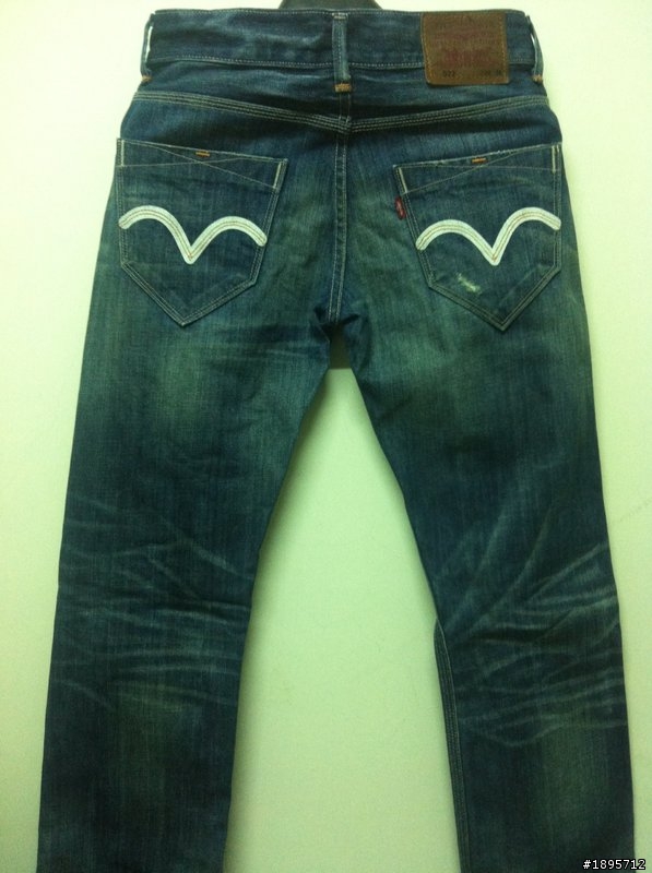 [Levi's真假]小弟很喜歡這件褲子,但沒辦法確定真假...麻煩版上神人
