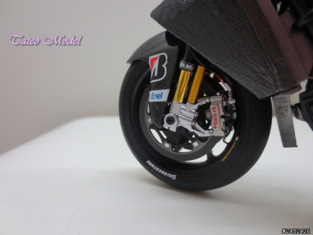 [作品分享] Ducati DESMOSEDICI GP8 Minichamps改造版