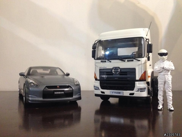 1/24 HINO 700 模型卡車頭 開箱分享!!