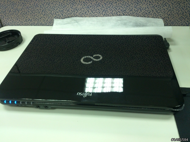 [開箱]Fujitsu LifeBook LH532A-VB322 買了...原來這就是迷夜黑呀?