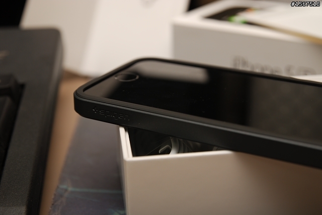 [遍地開花]iPhone5S 太空灰 開箱,加碼 SGP Neo Hybrid EX Slim