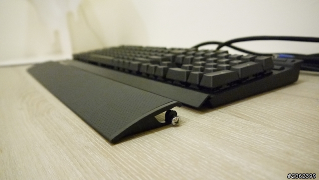 Corsair K95 超炫鍵盤 配 螢幕架 與 滑鼠 ~~一起開箱全紀錄~~~