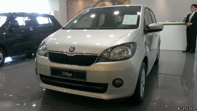 New Altis 白色實車
