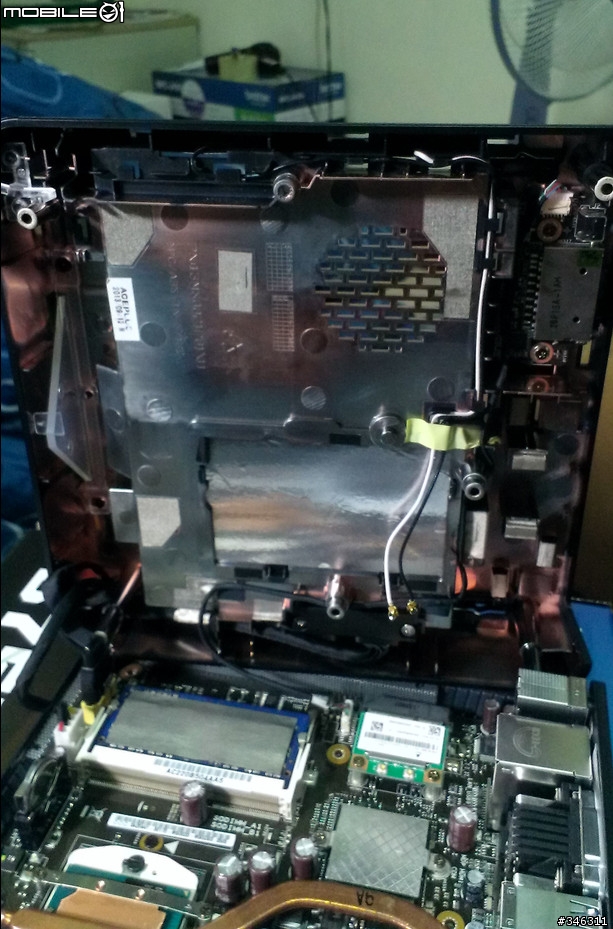 ASUS VivoPC VC60 黑色髮絲紋 i3-3110M版 無作業系統 開箱(2014/9/13更新建議移除硬碟固定上蓋，硬碟溫度可差10度左右)