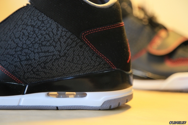 Jordan閃亮開箱 "JORDAN FLTCBLB 90'S"
