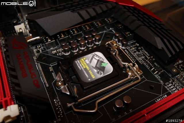 擁有豐富配件的 ASUS MAXIMUS VI 系列 EXTREME 極致版