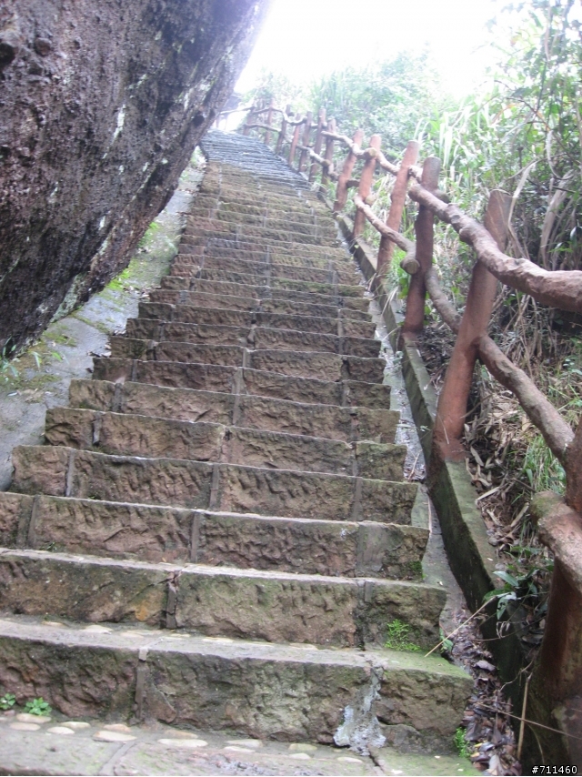 年行萬里 ~ D9 棧穿龍虎崖,筏漂瀘溪河 南昌-鷹潭-龍虎山-正一觀-廬溪河漂流-仙女岩-象鼻山-高空棧道