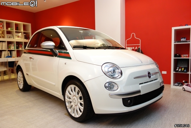 好厲害的精品...FIAT 500 by Gucci