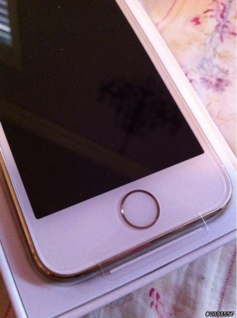 收到美國Apple store訂的金iPhone 5s