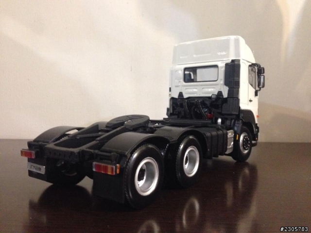 1/24 HINO 700 模型卡車頭 開箱分享!!