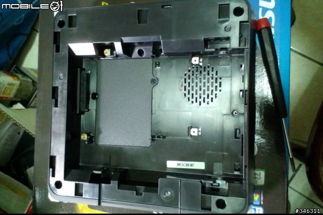 ASUS VivoPC VC60 黑色髮絲紋 i3-3110M版 無作業系統 開箱(2014/9/13更新建議移除硬碟固定上蓋，硬碟溫度可差10度左右)