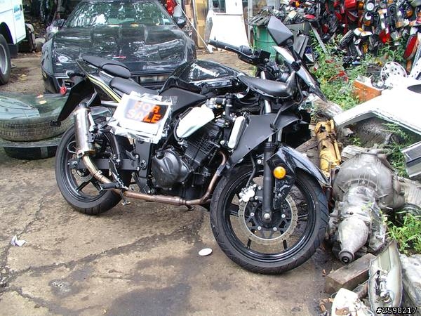 請問這台車值得買來修嘛 Ninja 250