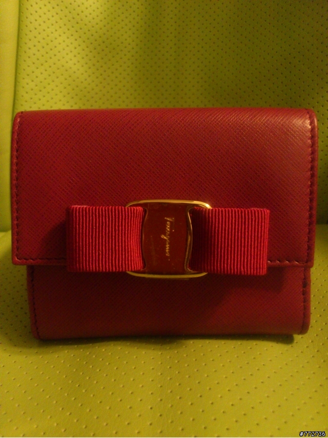 Salvatore Ferragamo 紫色皮夾開箱