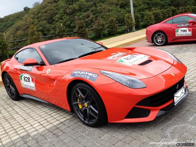 FERRARI F12 Berlinetta 6色