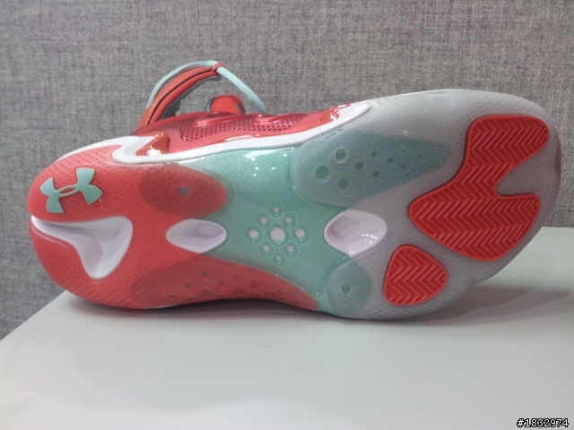UNDER ARMOUR 開箱分享