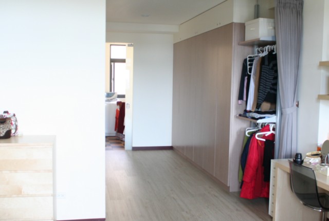 住了五個月的家~~現在已經滿兩年了~~自行設計發包製作@@ 不知道甚麼風~~