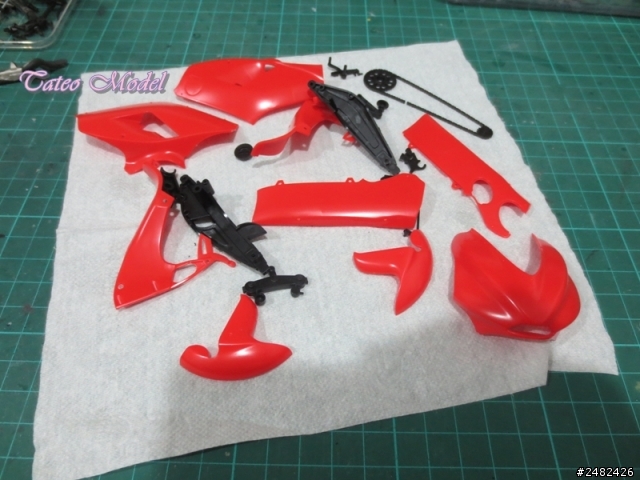 [作品分享] Ducati DESMOSEDICI GP8 Minichamps改造版