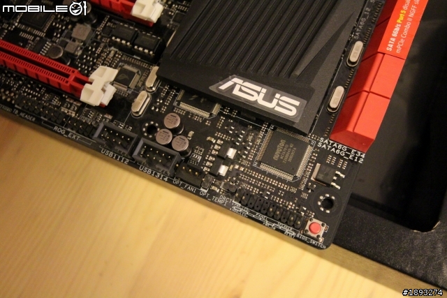 擁有豐富配件的 ASUS MAXIMUS VI 系列 EXTREME 極致版