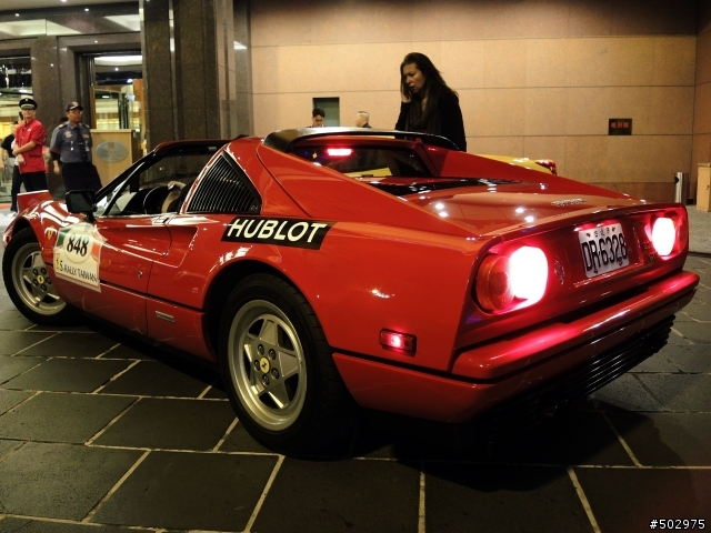 深夜的飯店現場~ (附599 GTO 跟F12 影音