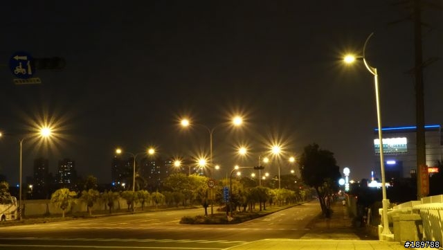 QX100 多張夜拍分享 (附原圖)
