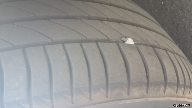 車胎卡石頭破損問題請教!