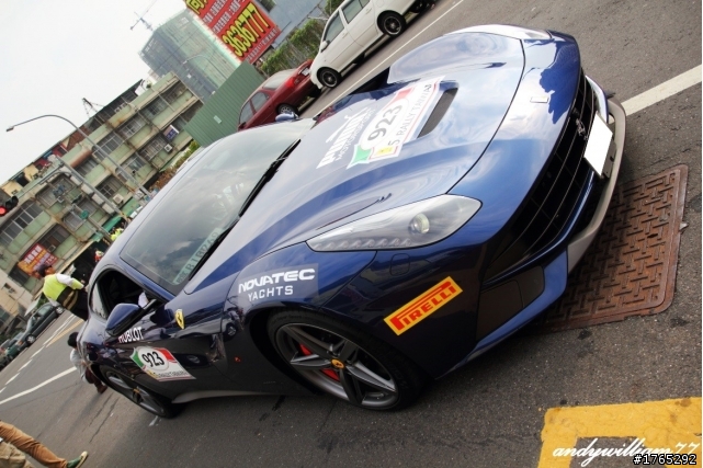 FERRARI F12 Berlinetta 6色