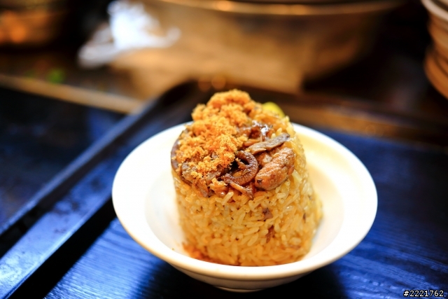 永和樂華夜市‧下港米糕排骨酥店
