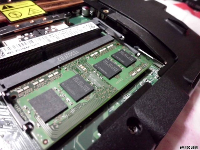 [開箱]Fujitsu LifeBook LH532A-VB322 買了...原來這就是迷夜黑呀?