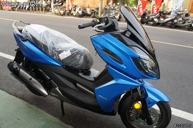 遇見K-XCT300 ABS 消光藍 消光黑 不專業開箱